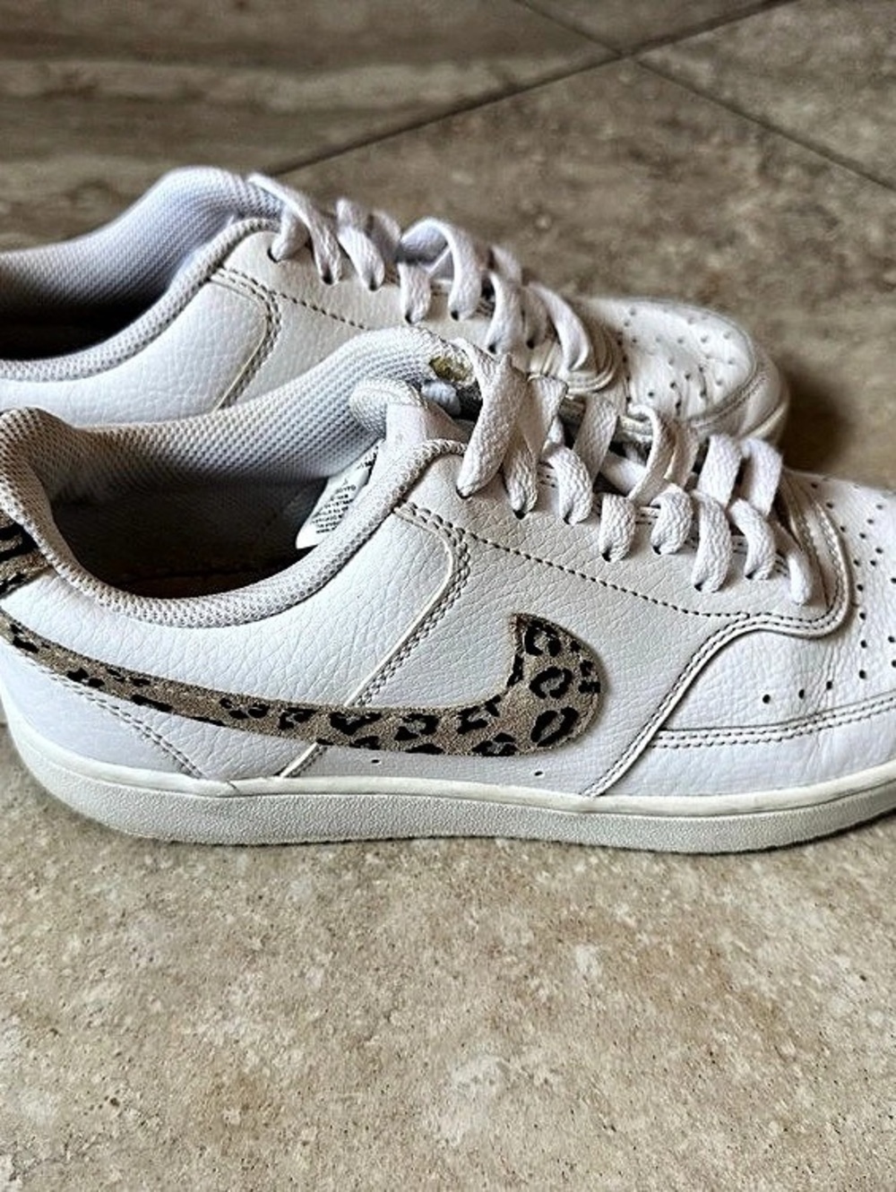 Nike Women’s Court Visions Low Leopard Swoosh